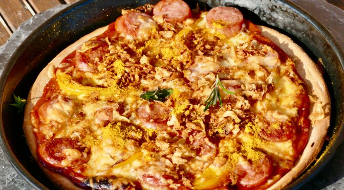 Currywurst Vollkorn Pizza – Rustikale