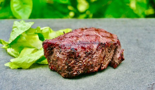 Steak Cut: Rinderfilet im Pfeffermantel